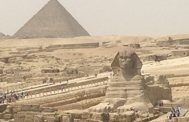 Quick & Easy Egyptian Pyramids & Sphinx Tour from Cairo