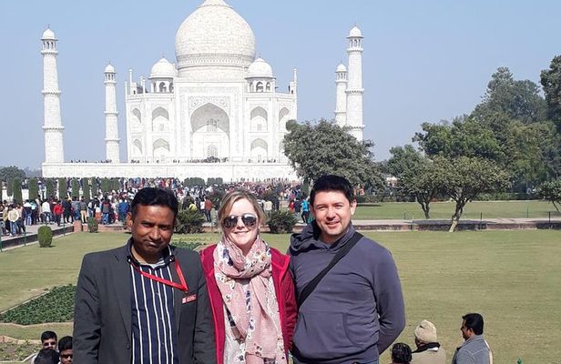 Private Taj Mahal Day Tour from Delhi by Car - All Inclusive