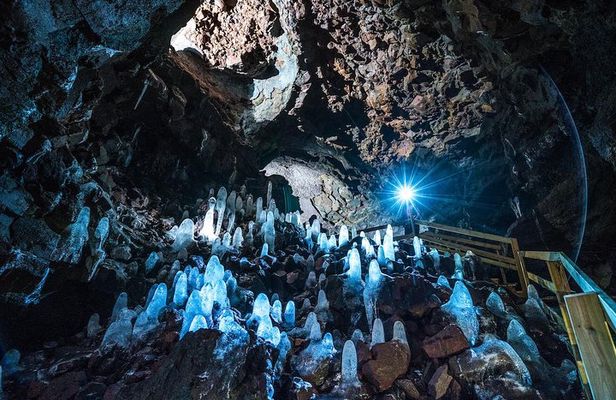 Silver Circle Tour: Lava Cave and Waterfalls Small-Group Day Tour