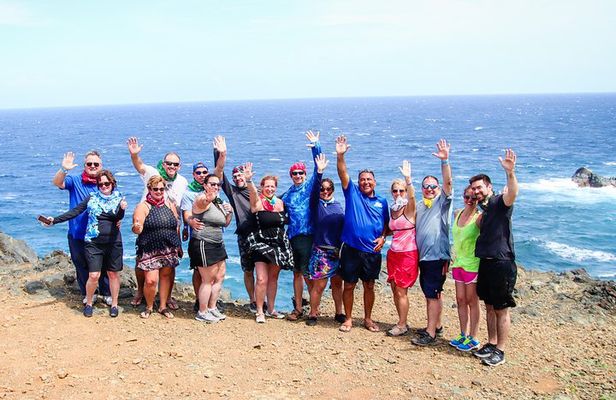 Aruba Jeep Tour: Natural Pool, Caves and Baby Beach Adventure