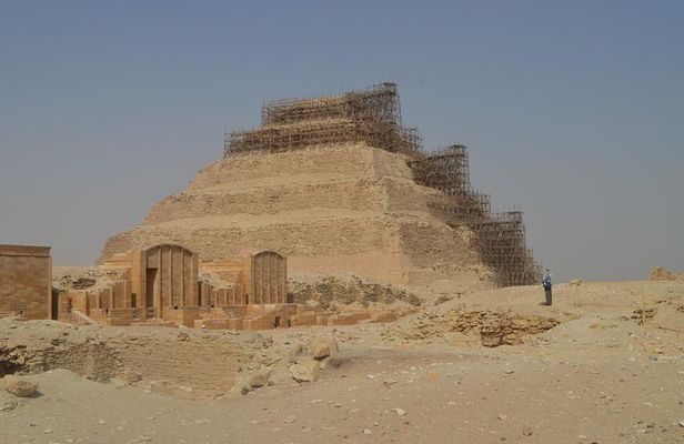 Unknown Pyramids tour: Saqqara, Dahshur & Memphis city excursion from Cairo