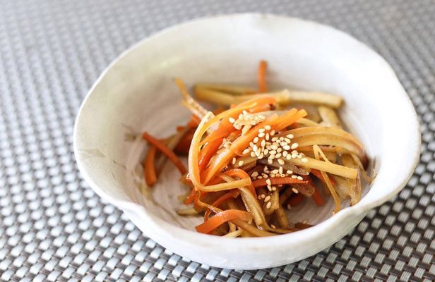 Private Market Tour and Cooking Class with Kanae, a Sapporo Local