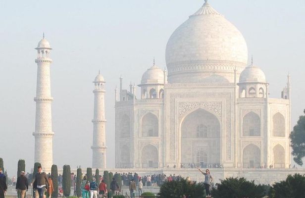 11-Hour Agra Day Tour: Sunrise and Sunset of Taj Mahal