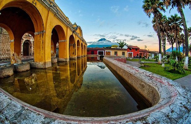 Full-Day Tour: Colonial Antigua, Jade Factory and Textile Experience