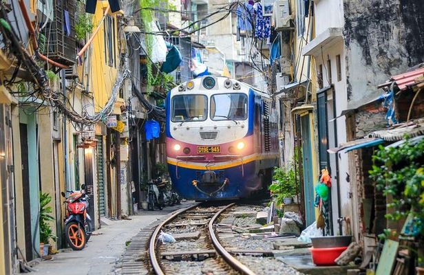 Hanoi city tour and drinking beside railway- group tour