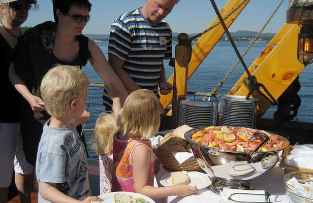 Oslo Fjord Evening Cruise with Shrimp Buffet on a Sailing Ship