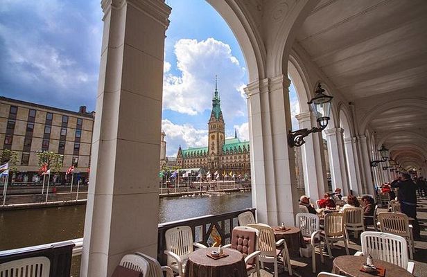 Hamburg Private Walking Tour with a Local: Icons & Hidden Gems