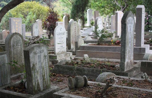 Private colonial Cemeteries tour