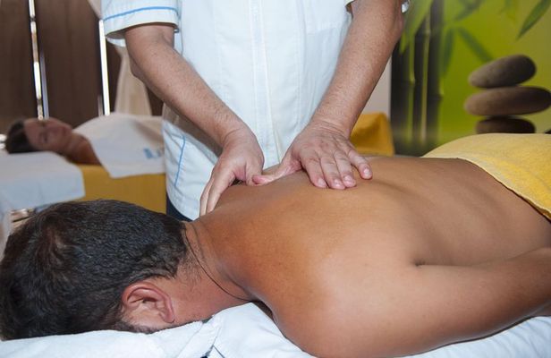 Imerovigli: Couples' Aromatherapy Massage