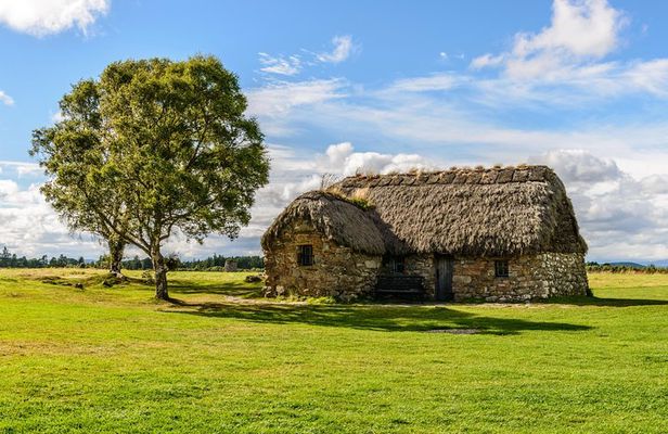 4-Day Outlander Trail Tour from Edinburgh Including Admissions