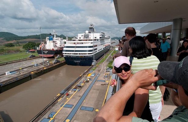 Private express cultural excursion in Panama City