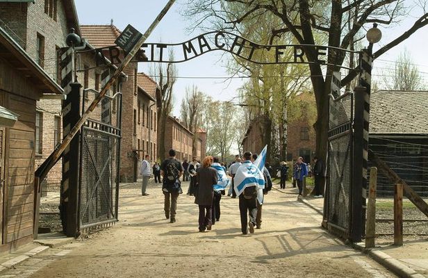 Auschwitz-Birkenau Museum and Memorial Guided Tour from Krakow