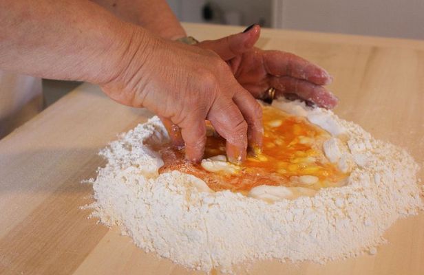 Private Market Tour and Cooking Class in Bologna with Giovanna C
