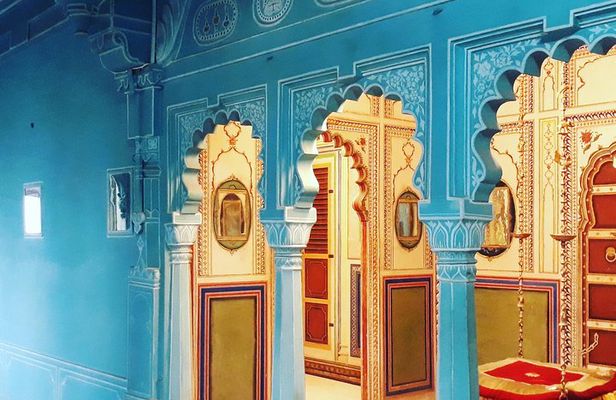 Authentic Experience-City palace and Folk dance
