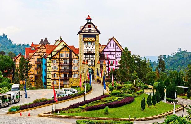 Highlands Tour to Bukit Tinggi French Village and Genting Highlands