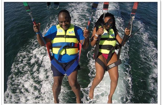 Parasailing Cancun Beachside Tour