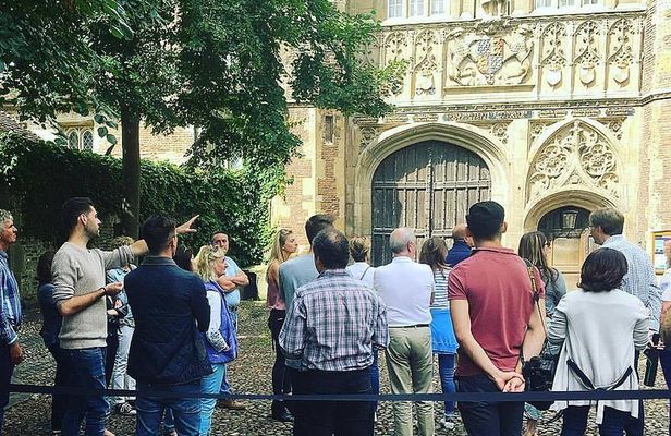 Cambridge | Alumni-Led Walking Tour w/opt Kings College Entry