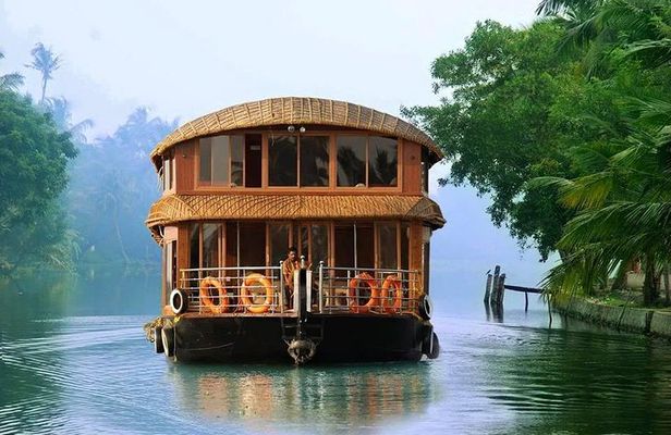 Alappuzha: Private Backwater Cruising & Explore Alleppey Villages