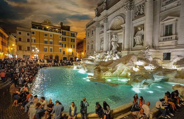 Rome by Night - Small Group Walking Tour with Gelato