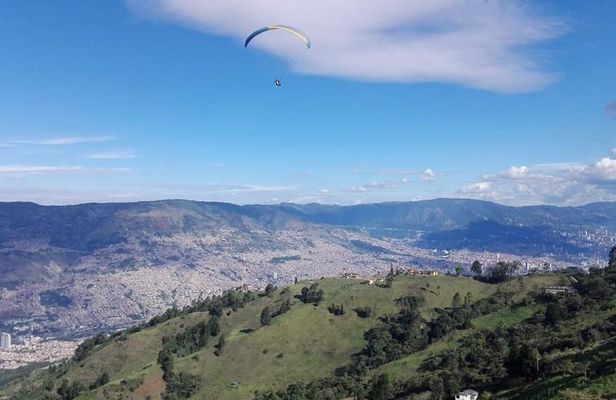 Paragliding Medellin