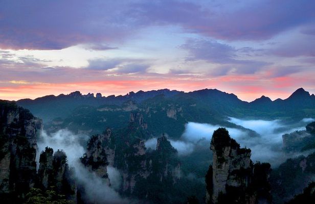 2 Day Private Tour of Zhangjiajie Highlights with Skip The Line