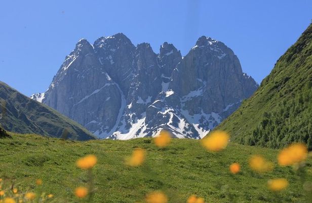 2 Days Private Tour to Kazbegi and Juta Village with Trekking