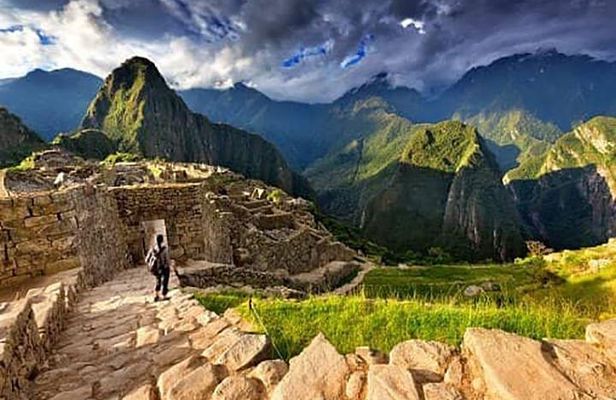 Short Inca Trail to Machupicchu 2Days 1Night