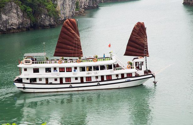 2 Days 1 Night on Swan Cruises visiting Bai Tu Long bay Thien Canh Son cave
