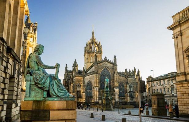 Curious Tales of the Royal Mile - Private Walking Tour 