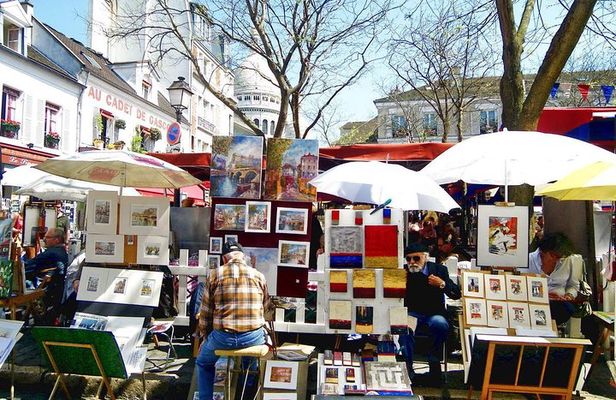 Montmartre District and Sacre Coeur - Exclusive Guided Walking Tour