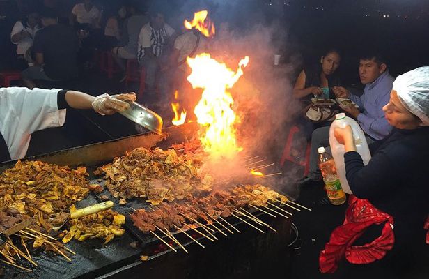 Street Food, Market & Old Eateries Tour in Lima's Historic Center