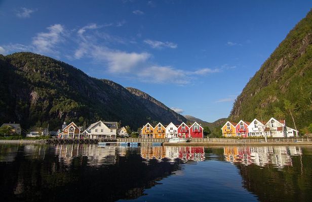Private Fjordcruise by Luxury Pontoon Boat - Bergen Fjords