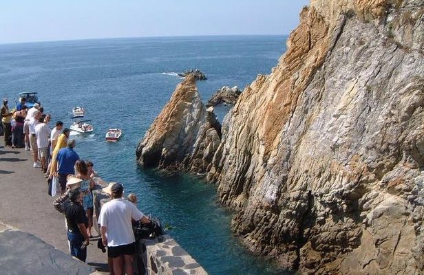 6Hr Cruise or Hotels City Tour, Divers, Baby Turtles Peace Chapel