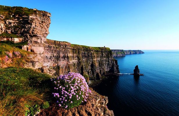 2-Day Southern Ireland Tour from Dublin:Including Blarney and Cliffs of Moher
