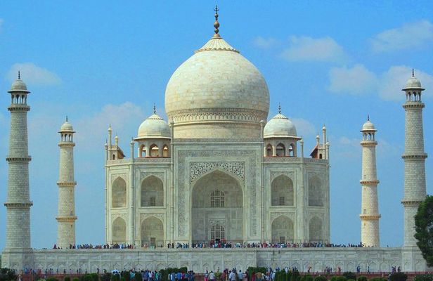 Agra Sightseeing tour Includes Guide and Private Air-Condition vehicle