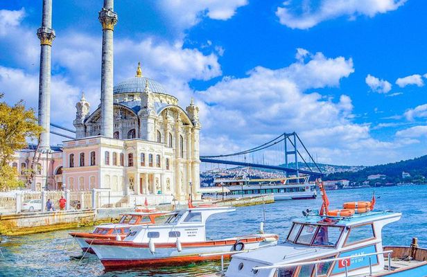 Dolmabahçe Palace with Bosphorus Cruise