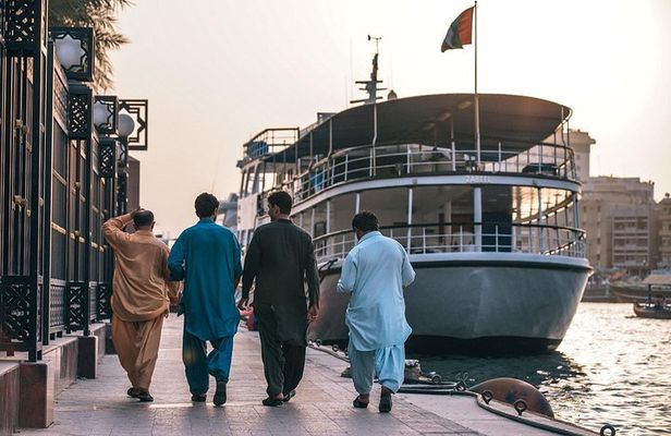 Old Dubai Walking Tour: Abra ride, Creek, Spice & Gold Souks.