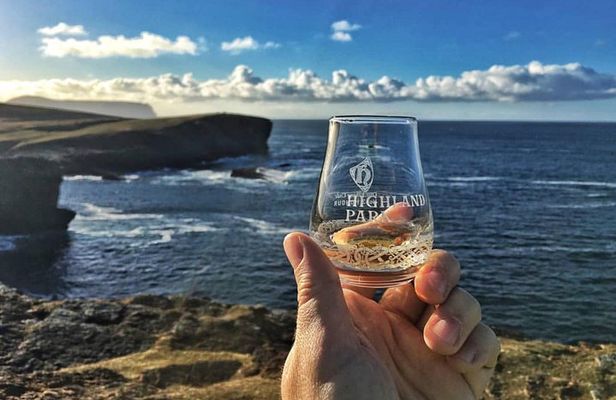 Private Highland Whisky Tour- Three distilleries - From Edinburgh