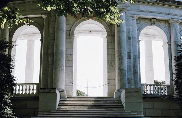 Arlington Cemetery & Changing of the Guard Exclusive Guided Tour