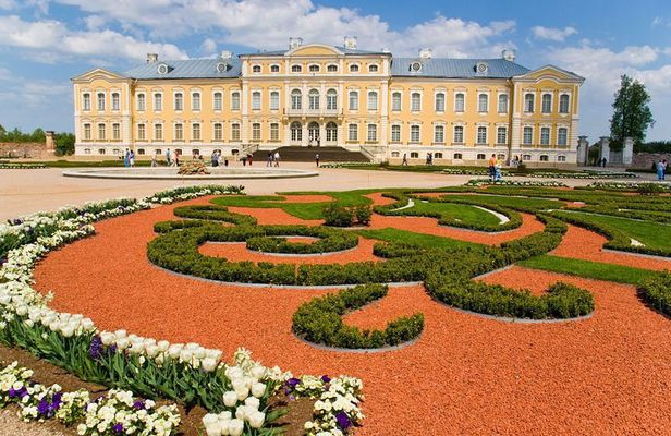 Mini Baltic Tour: Riga - Bauska - Rundale - Hill of Crossess - Riga