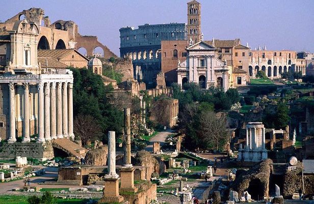 Colosseum with the arena, Roman Forum and Palatine Hill tour