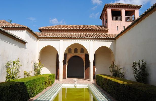 Malaga Monuments Private Walking Tour 