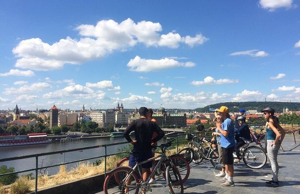 Prague Bike Tour - Stunning Viewpoints, Castle, City & Park