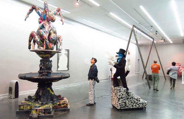 4 Hour Private Beijing 798 Art Zone Walking Tour with Lunch Option