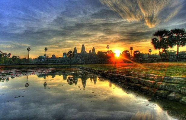 Private Angkor Sunrise Guided Tour