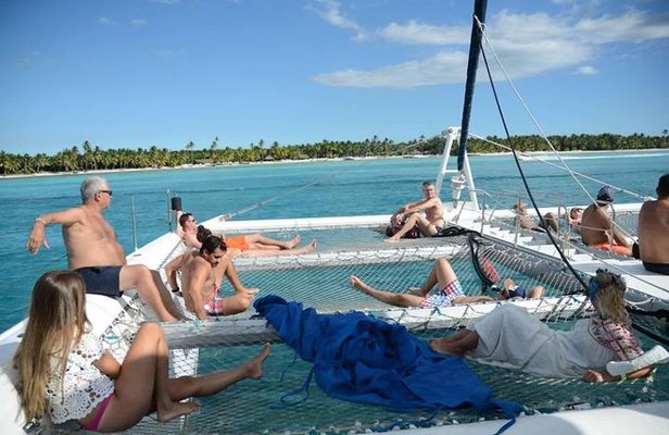 Saona Island Day Trip From Punta Cana with Lunch and Open Bar