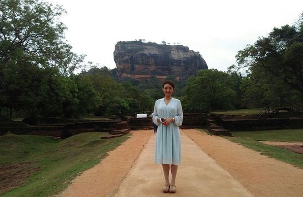Private Dambulla Sigiriya Tour from Kandy with Lunch