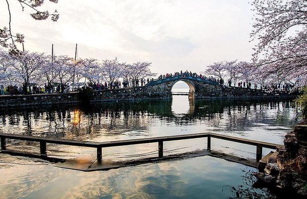 Private Round Trip Transfer to Top Wuxi Attractions from Shanghai