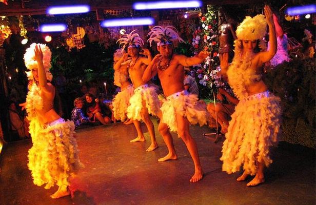 Traditional Dinner Show in Santiago