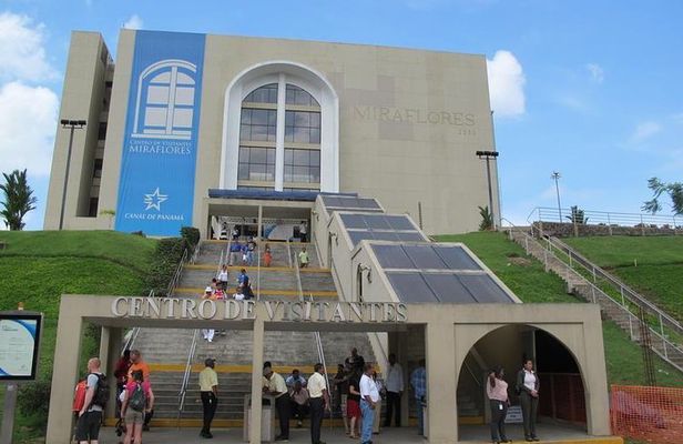 Skip the Line: Miraflores Visitor Center Ticket with Transfer